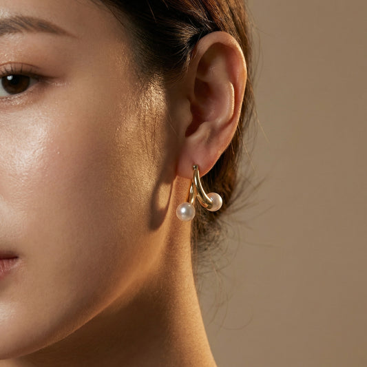 Golden Pearl Curve Stud Earrings