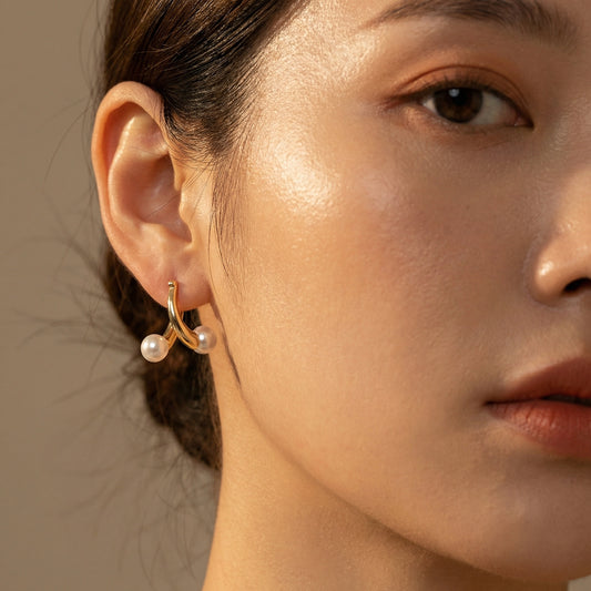 Golden Pearl Curve Stud Earrings
