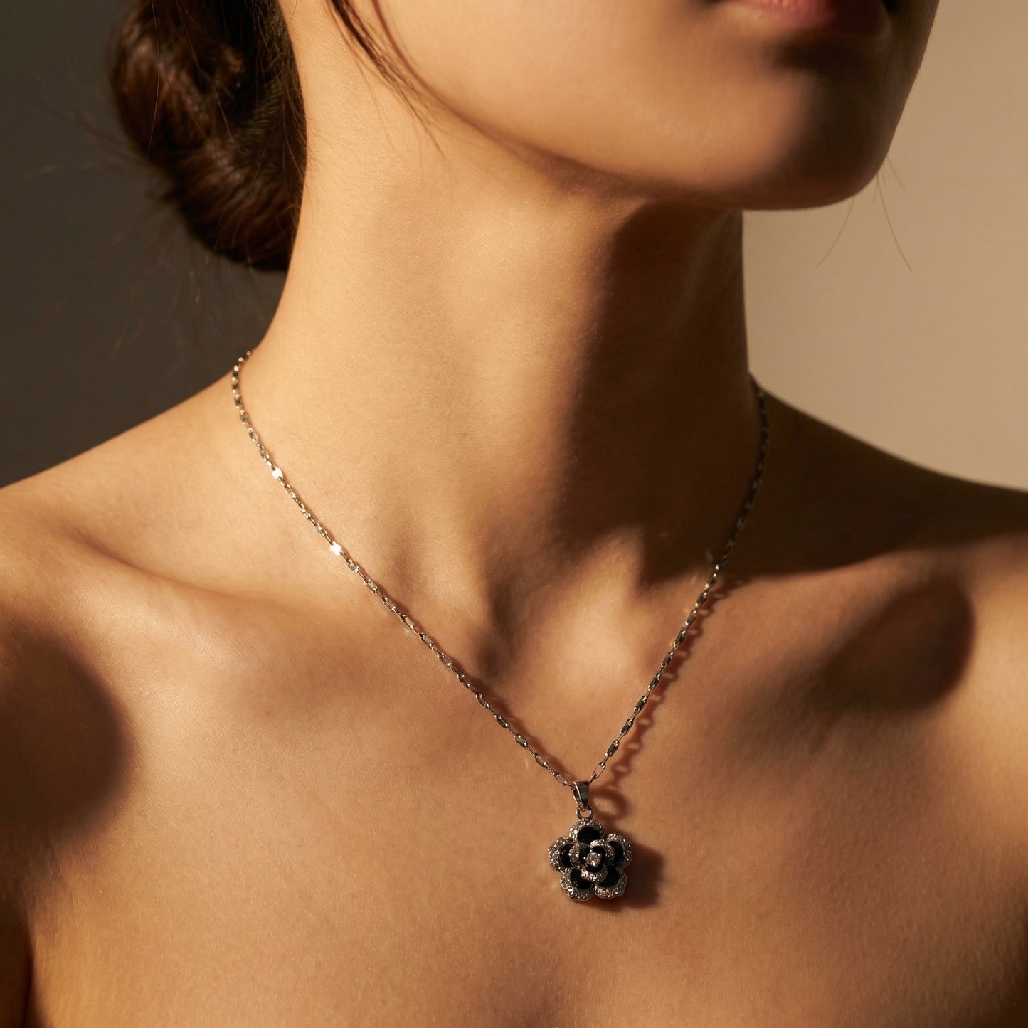 Korean Black Floral Pendant Necklace